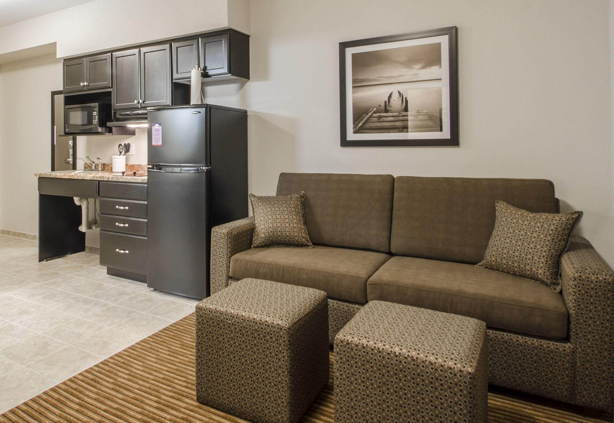 Quality Inn & Suites Estevan Exteriör bild