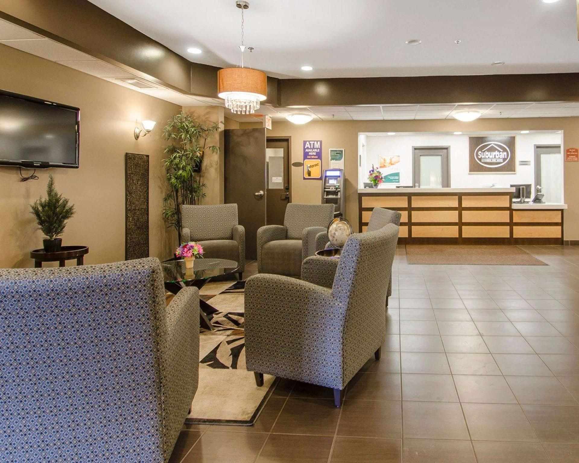 Quality Inn & Suites Estevan Exteriör bild