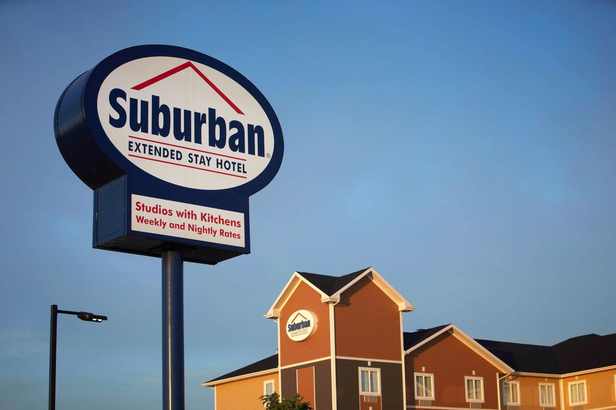 Quality Inn & Suites Estevan Exteriör bild